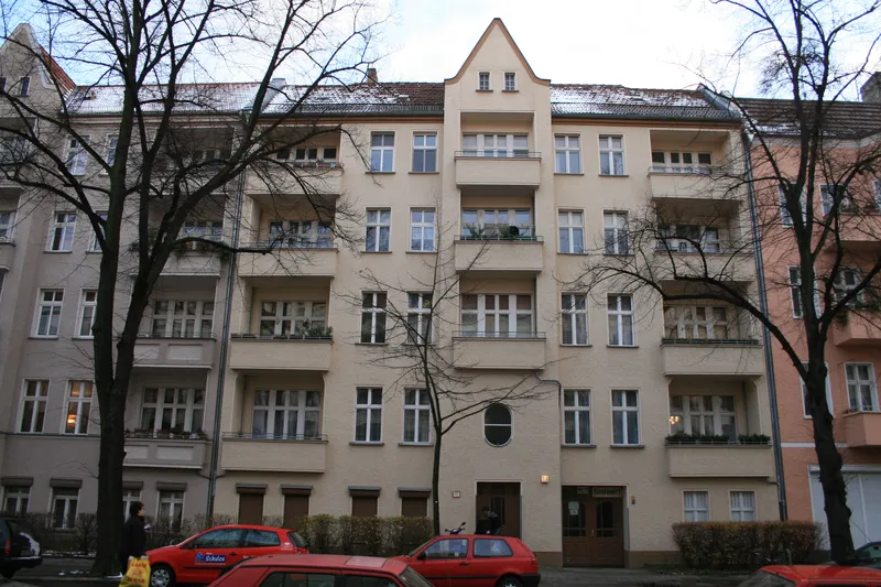 Helle 1-Zi-Wohnung, ruhige Lage, Nähe Tram (3 min) — photo 1